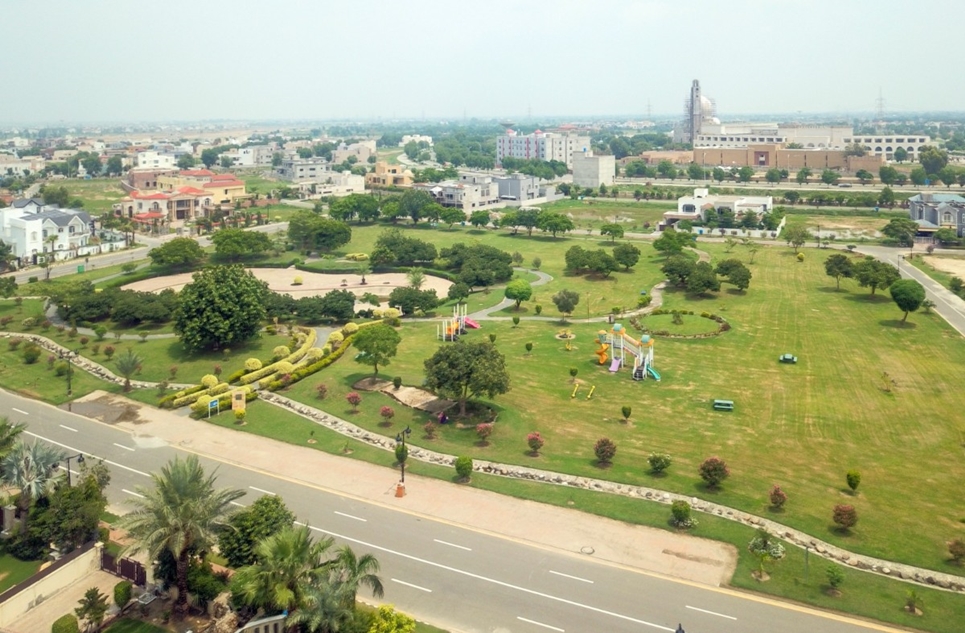 5 marla plot for sale in Lake City Lahore