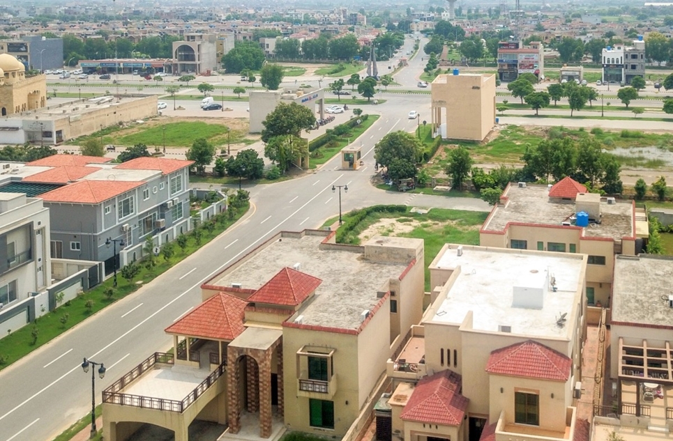 5 marla plot for sale in Lake City Lahore