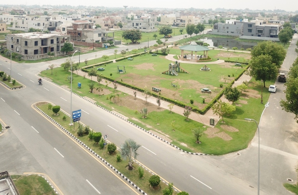 5 marla plot for sale in Lake City Lahore