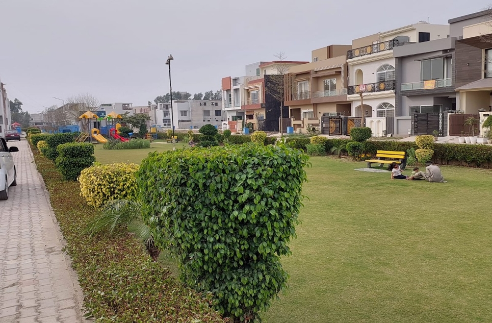5 marla plot for sale in Phase 2 Al-Kabir Town Lahore