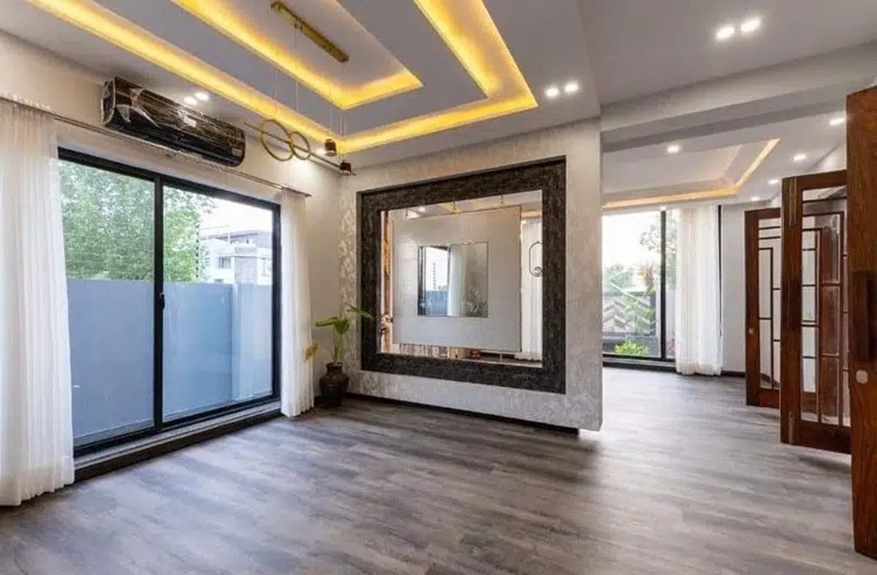 1 kanal house for rent in Phase 6 DHA Lahore