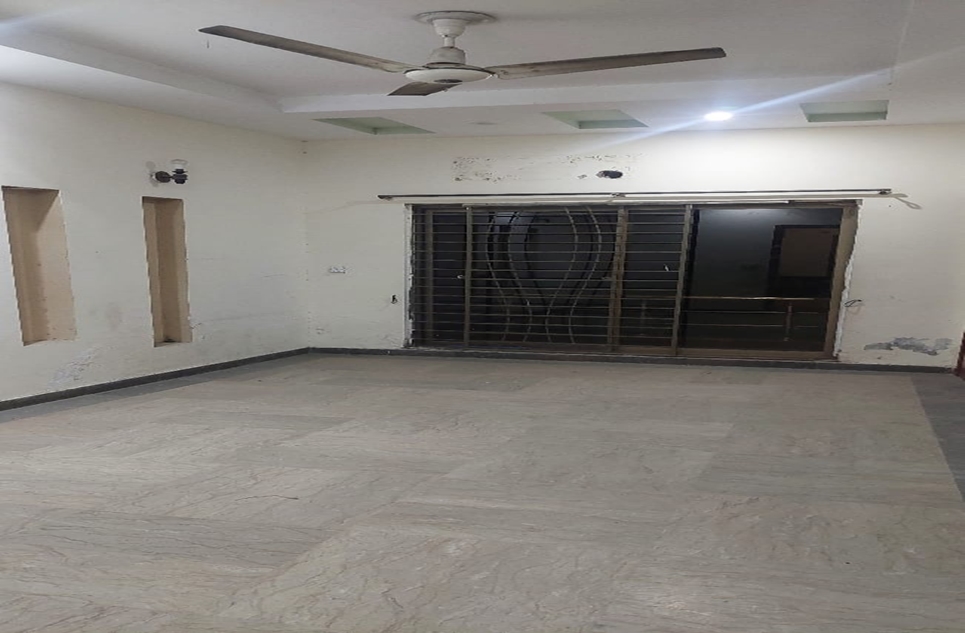 10 marla house for sale in Gulshan-e-Lahore Lahore