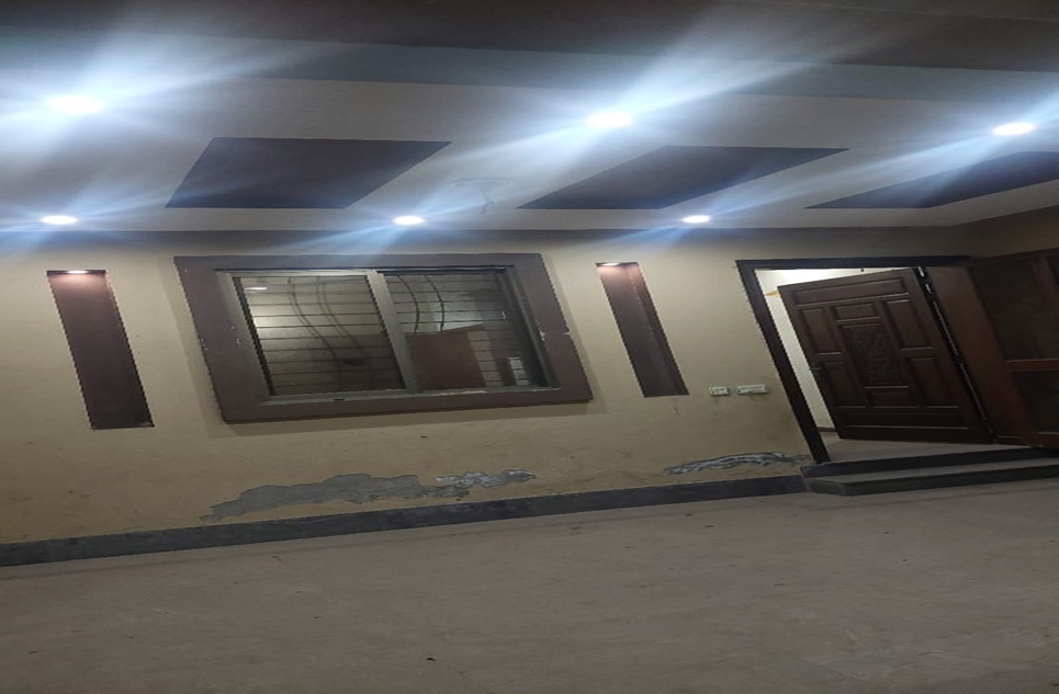 10 marla house for sale in Gulshan-e-Lahore Lahore