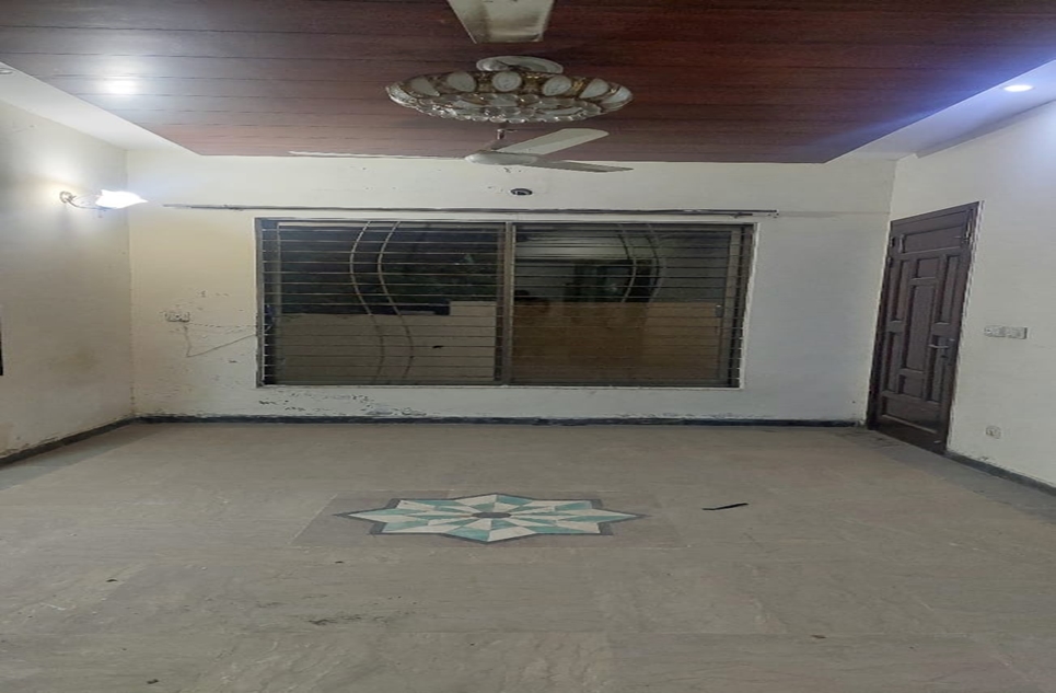 10 marla house for sale in Gulshan-e-Lahore Lahore