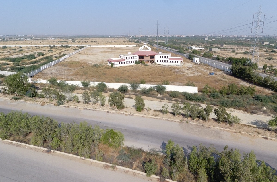 120 square yard plot for sale in Hawkes Bay Karachi
