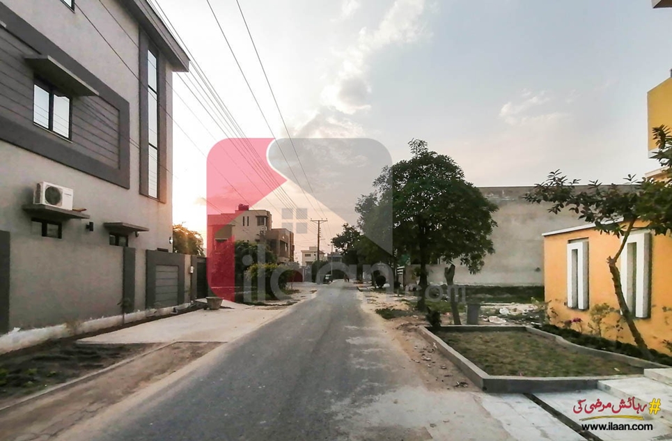 10 marla plot for sale in Canal Garden Lahore