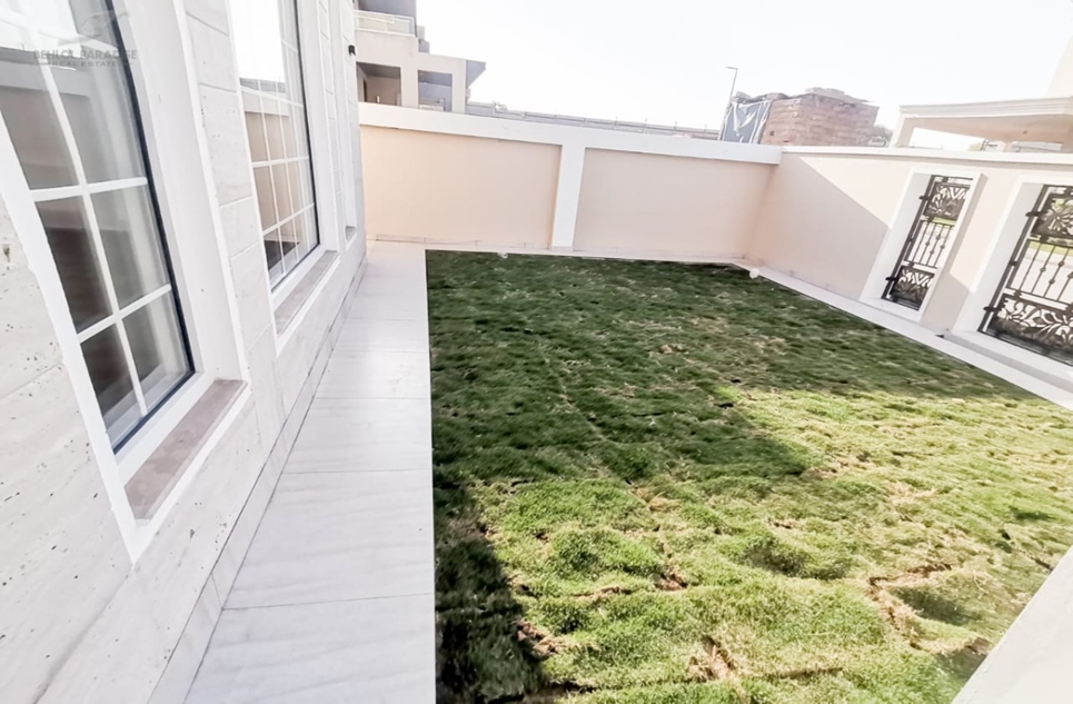 1 kanal house for sale in Phase 2 DHA Islamabad