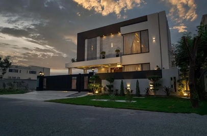 1 kanal house for rent in Phase 6 DHA Lahore