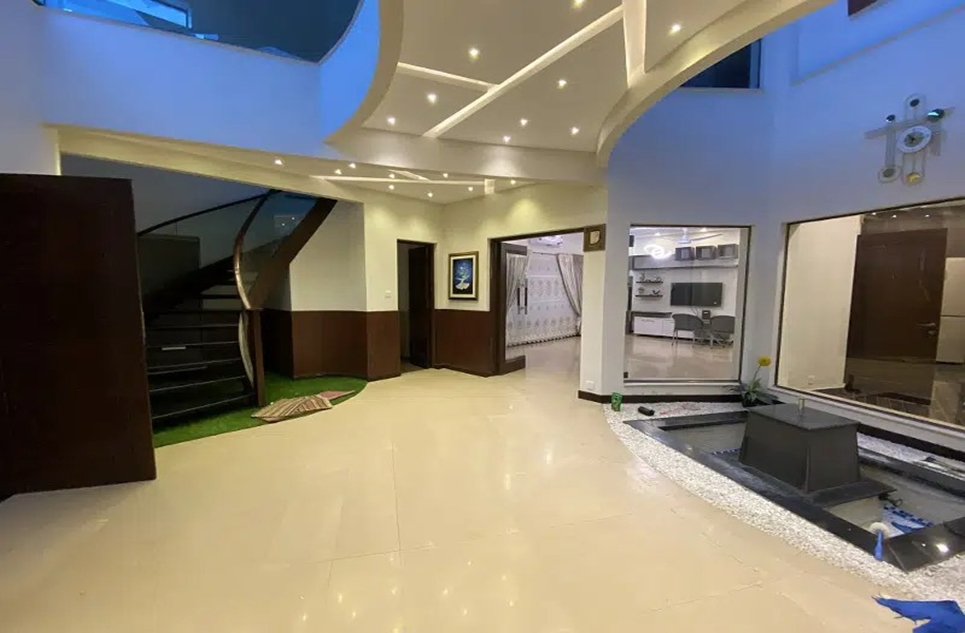 1 kanal house for rent in Phase 6 DHA Lahore