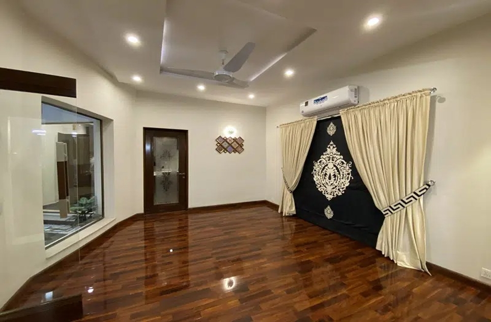 1 kanal house for rent in Phase 6 DHA Lahore
