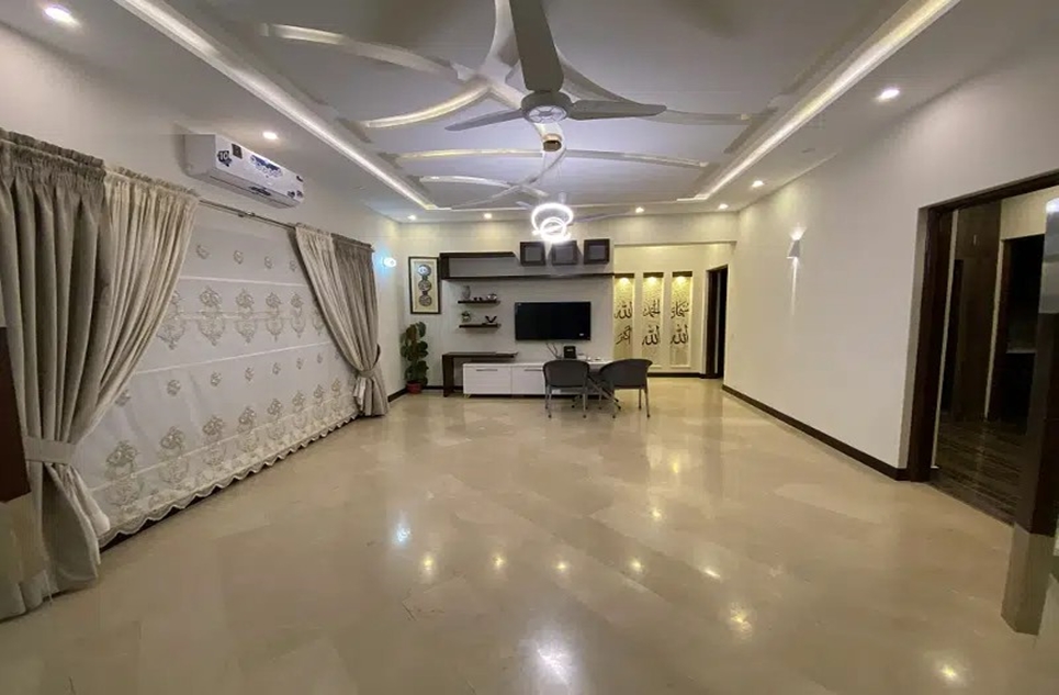 1 kanal house for rent in Phase 6 DHA Lahore