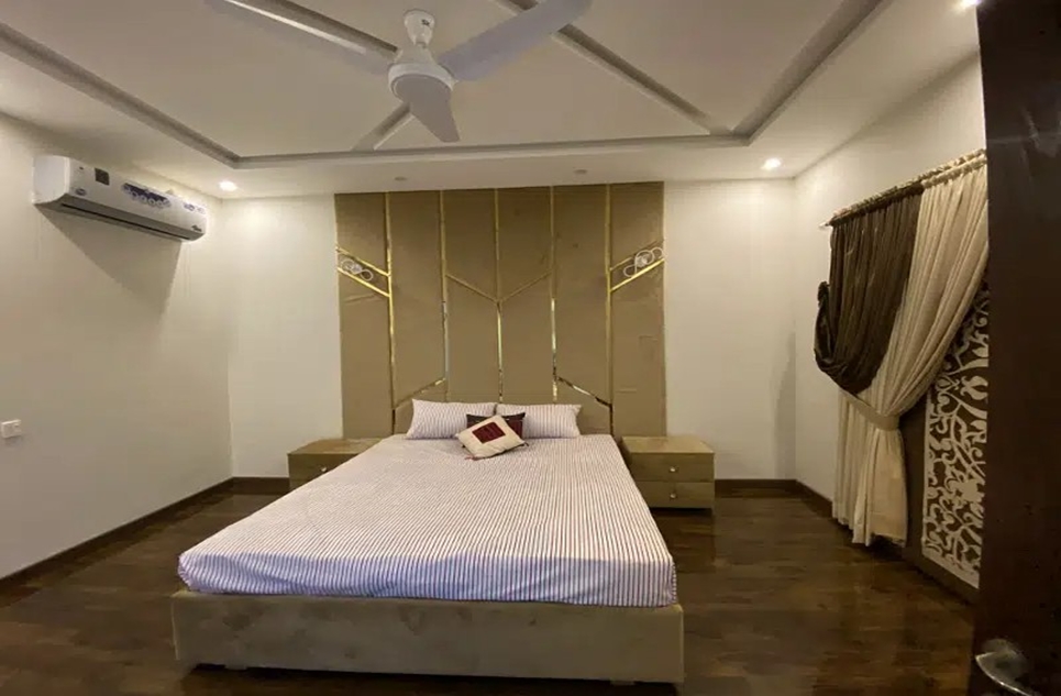 1 kanal house for rent in Phase 6 DHA Lahore