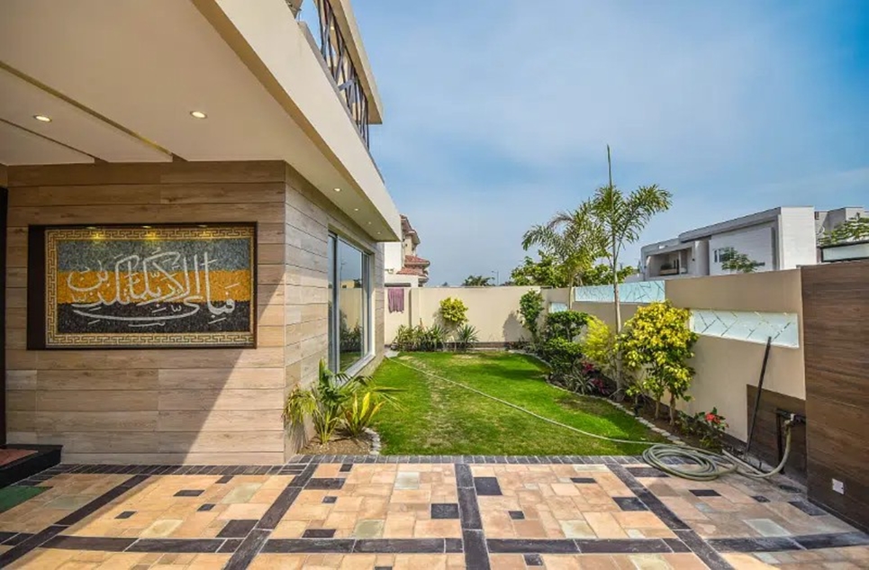 1 kanal house for rent in Phase 5 DHA Lahore