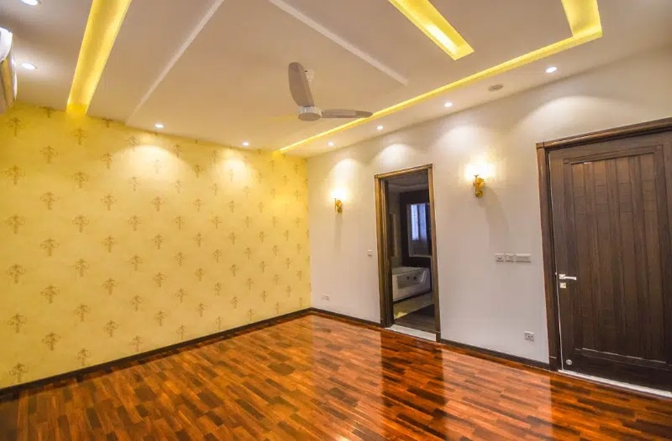 1 kanal house for rent in Phase 5 DHA Lahore