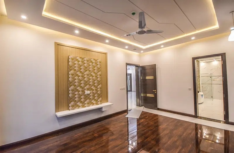 1 kanal house for rent in Phase 5 DHA Lahore