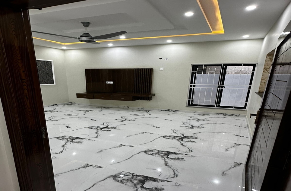 10 marla house for sale in Lahore