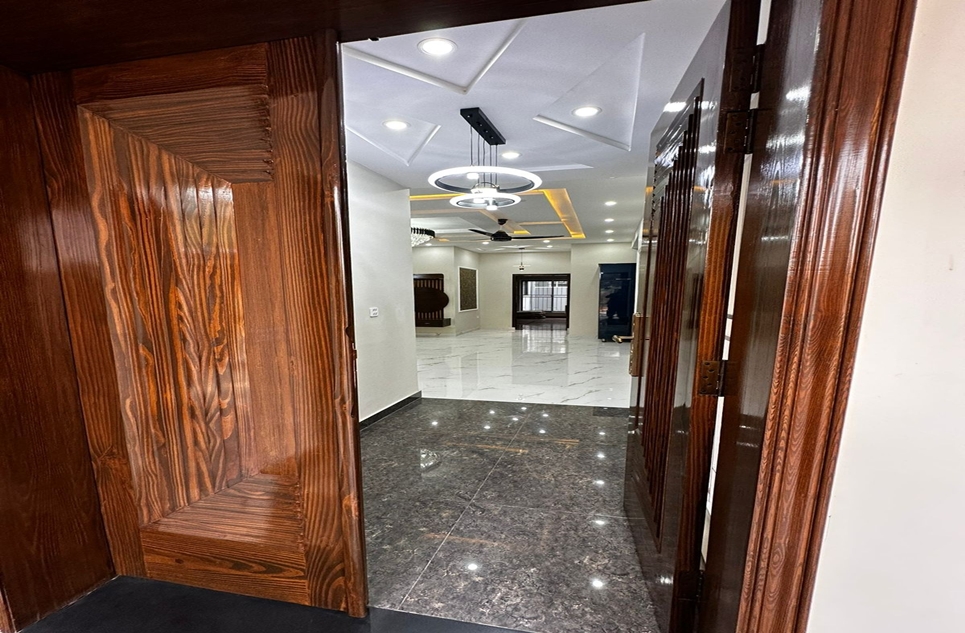 10 marla house for sale in Lahore
