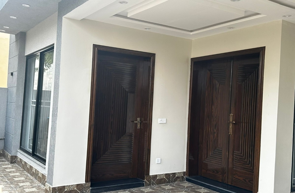 10 marla house for sale in Lahore