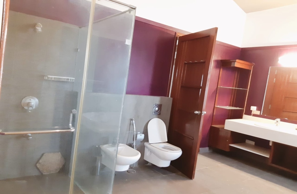 999 square yard house for rent in Phase 5 DHA Karachi