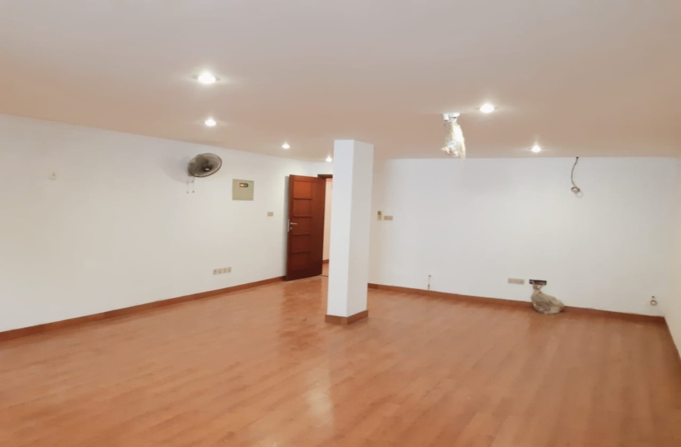 999 square yard house for rent in Phase 5 DHA Karachi