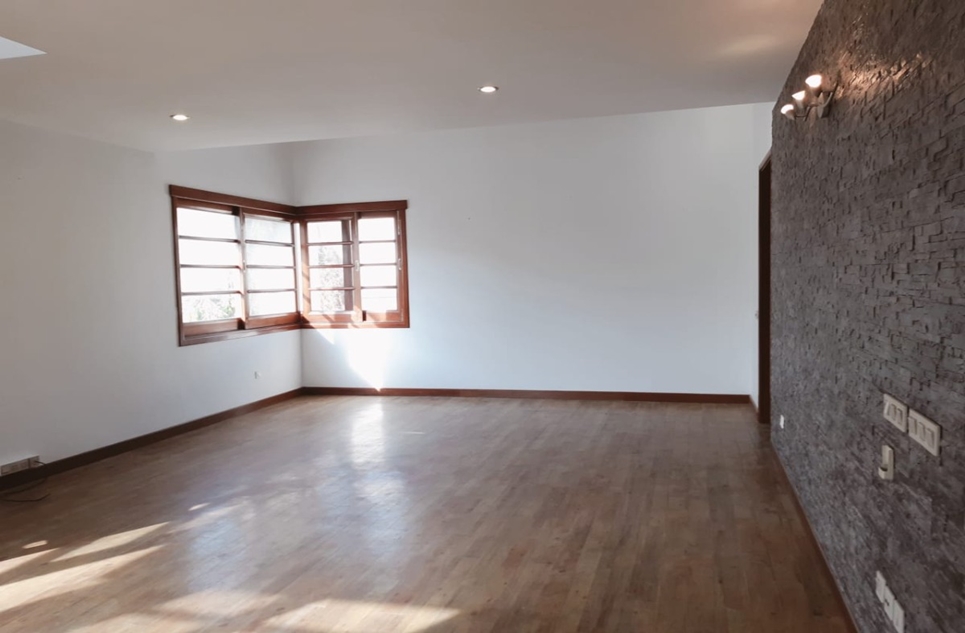999 square yard house for rent in Phase 5 DHA Karachi