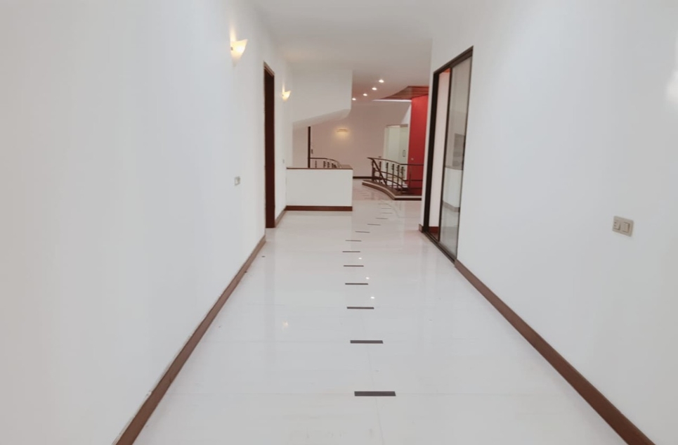 999 square yard house for rent in Phase 5 DHA Karachi