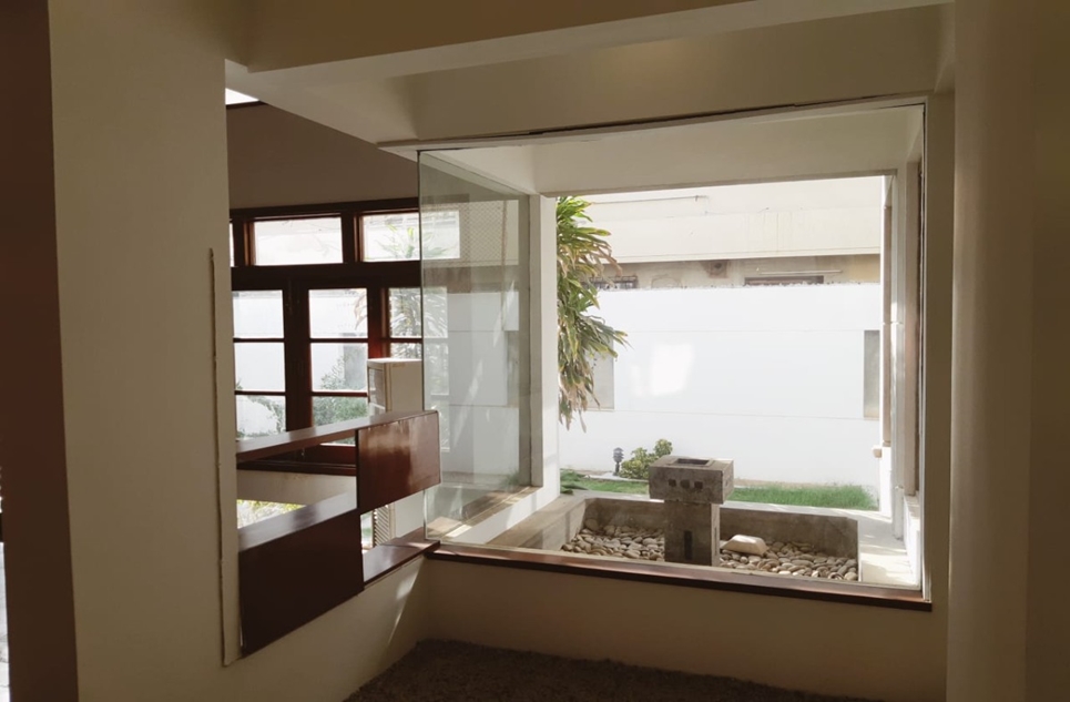 999 square yard house for rent in Phase 5 DHA Karachi
