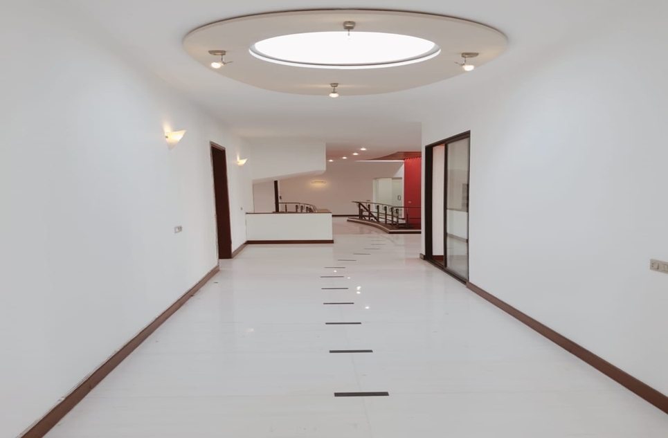 999 square yard house for rent in Phase 5 DHA Karachi