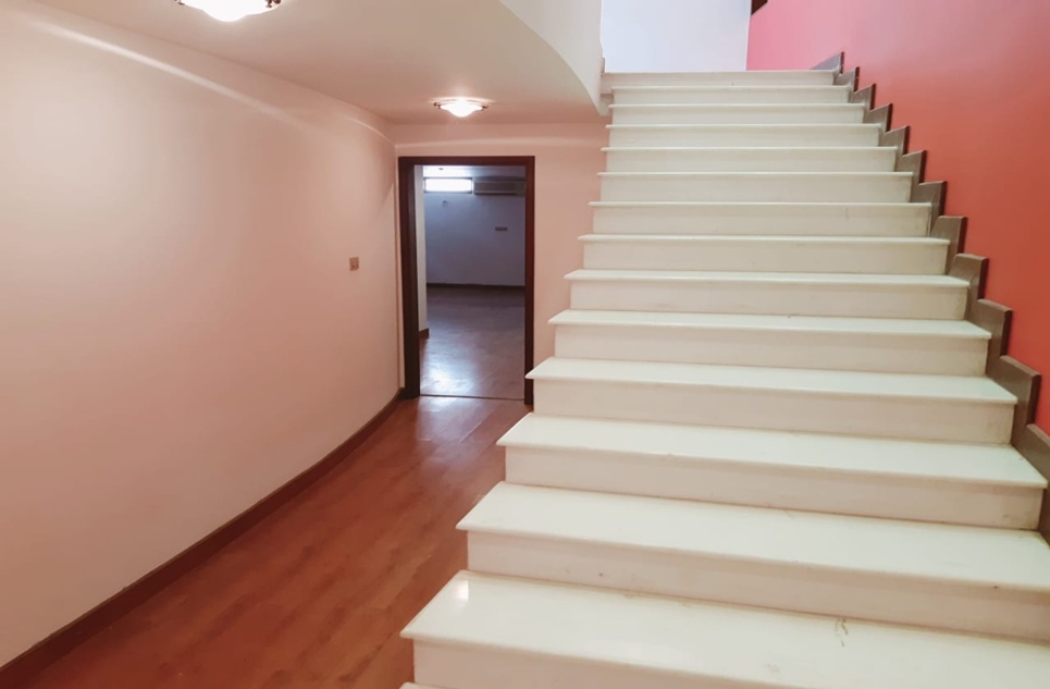 999 square yard house for rent in Phase 5 DHA Karachi