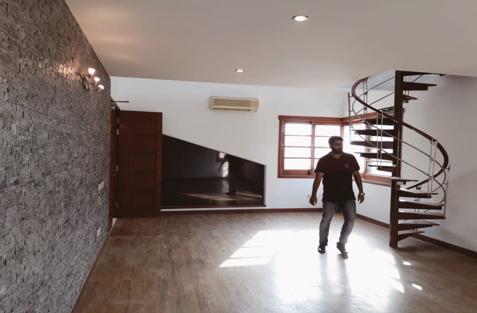999 square yard house for rent in Phase 5 DHA Karachi