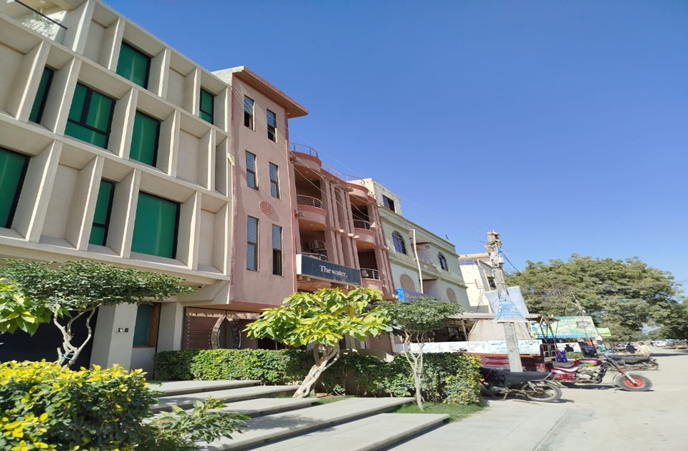 400 square yard plot for sale in Gulshan e Roomi Karachi