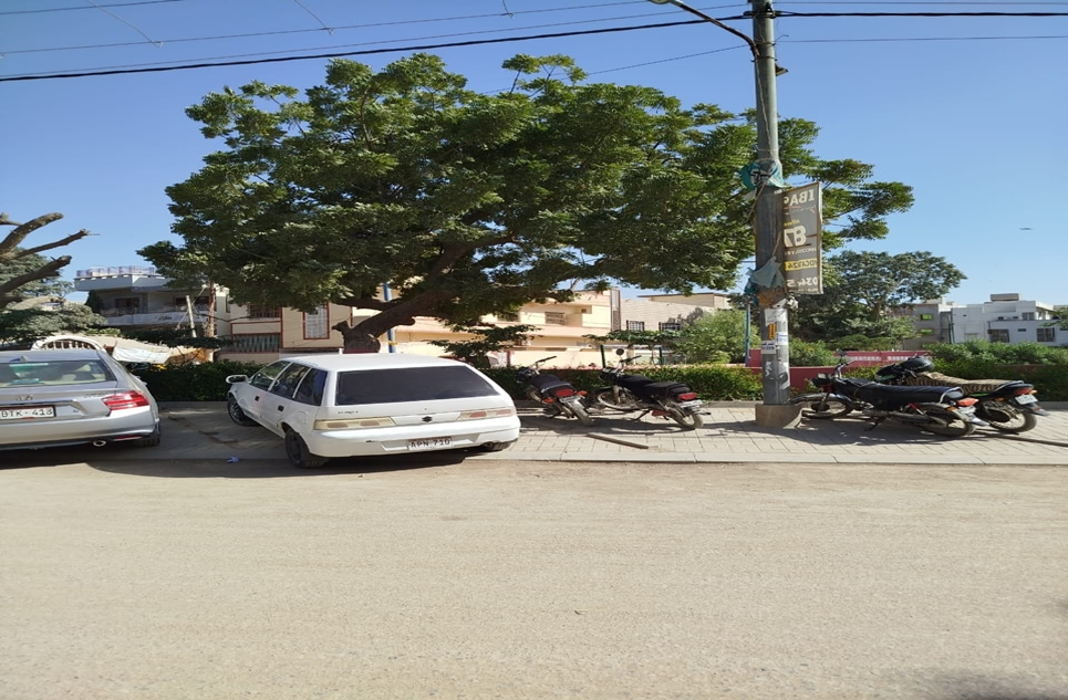 400 square yard plot for sale in Gulshan e Roomi Karachi