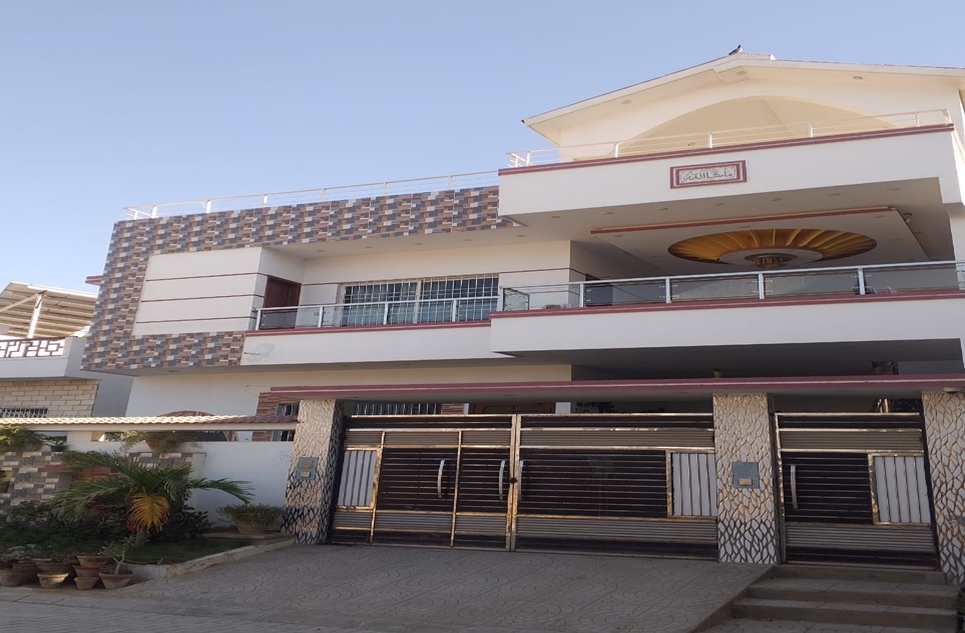 400 square yard plot for sale in Gulshan e Roomi Karachi