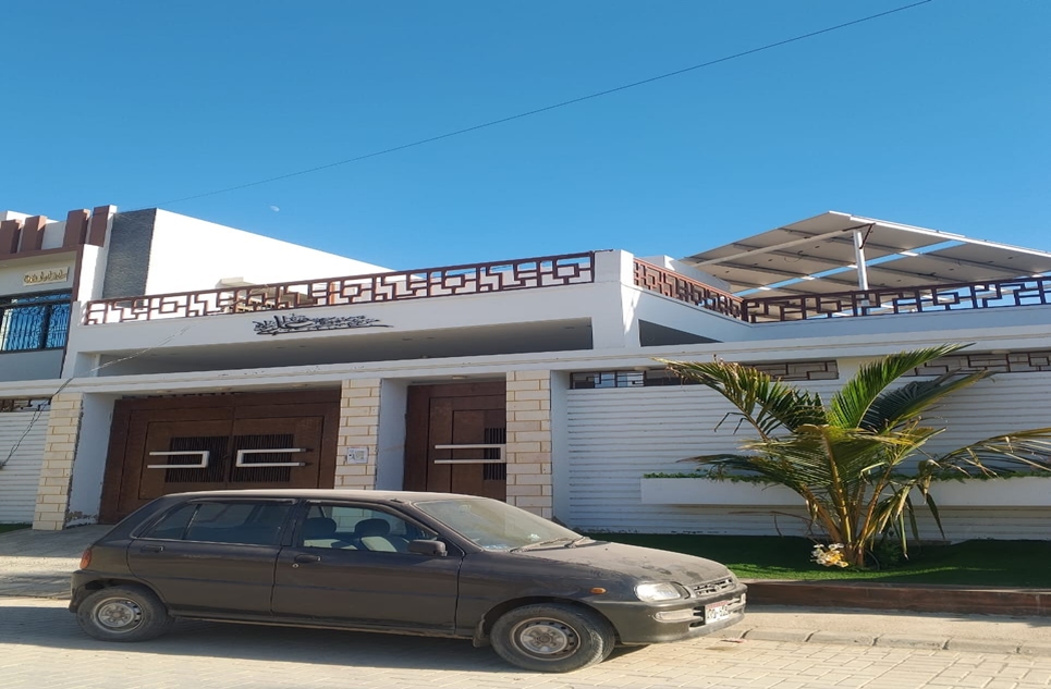 400 square yard plot for sale in Gulshan e Roomi Karachi