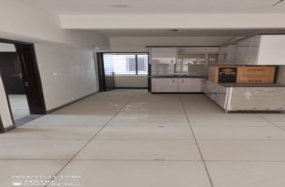 3 beds  apartment for rent in University Road Karachi
