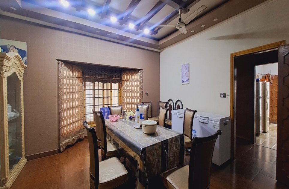 1000 square yard house for sale in Phase 5 DHA Karachi