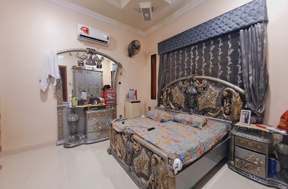 1000 square yard house for sale in Phase 5 DHA Karachi