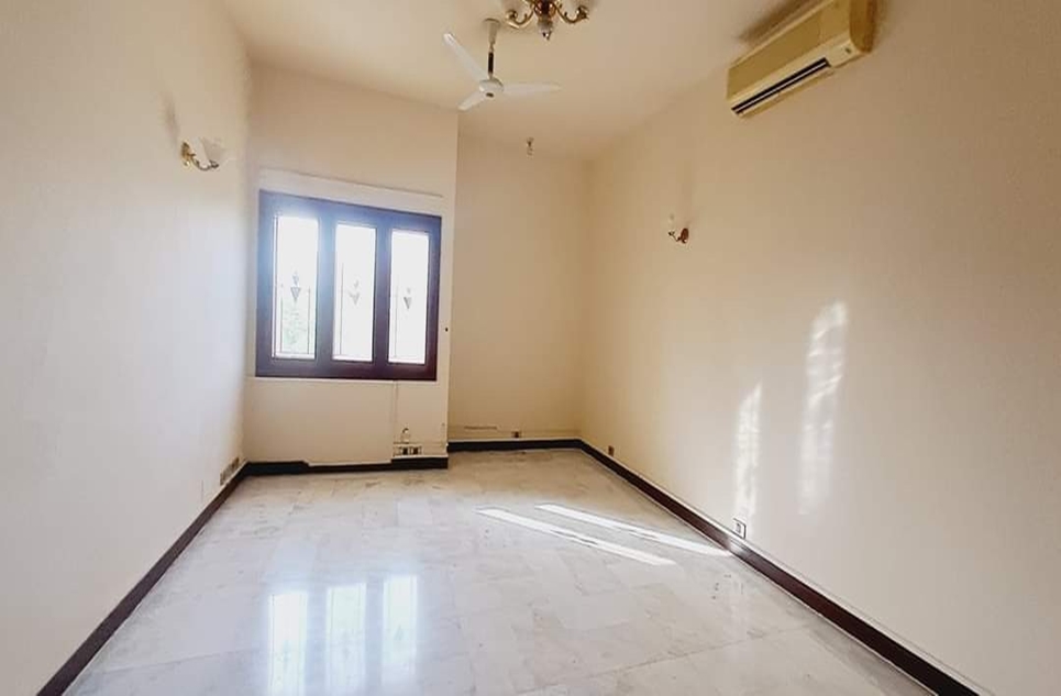 1000 square feet house for sale in Phase 5 DHA Karachi