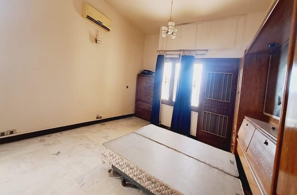 1000 square feet house for sale in Phase 5 DHA Karachi