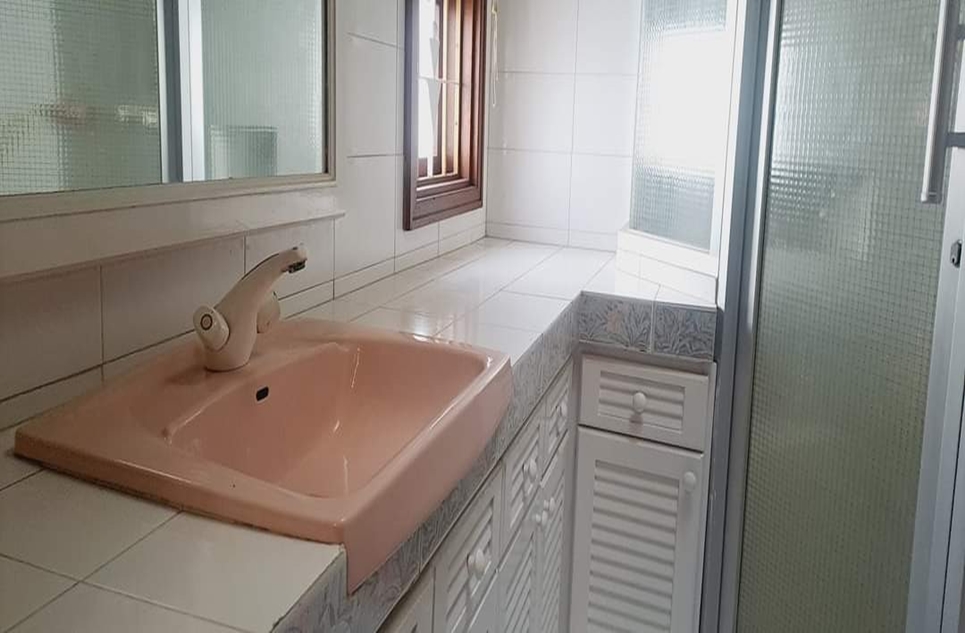 1000 square feet house for sale in Phase 5 DHA Karachi