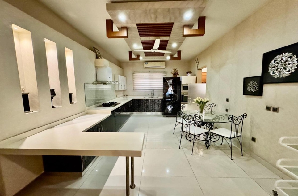 500 square yard house for sale in Phase 8 DHA Karachi