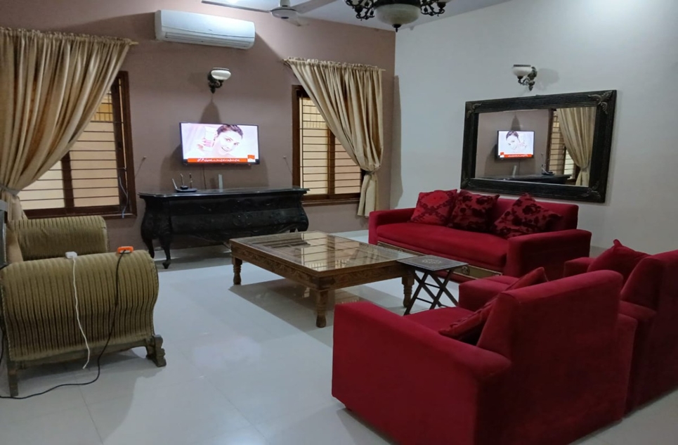 500 square yard house for sale in Phase 8 DHA Karachi