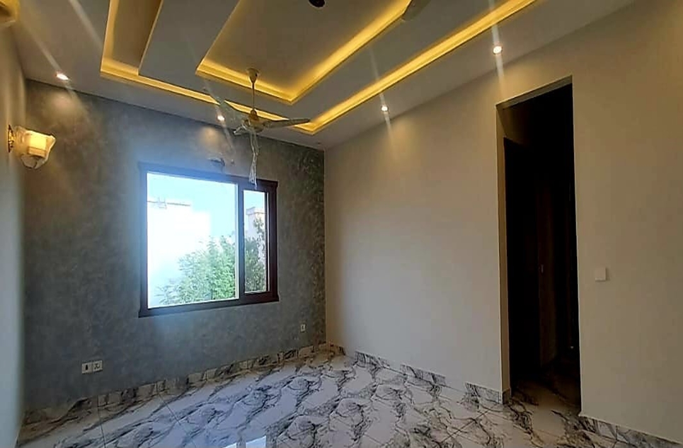 500 square yard house for sale in Phase 6 DHA Karachi
