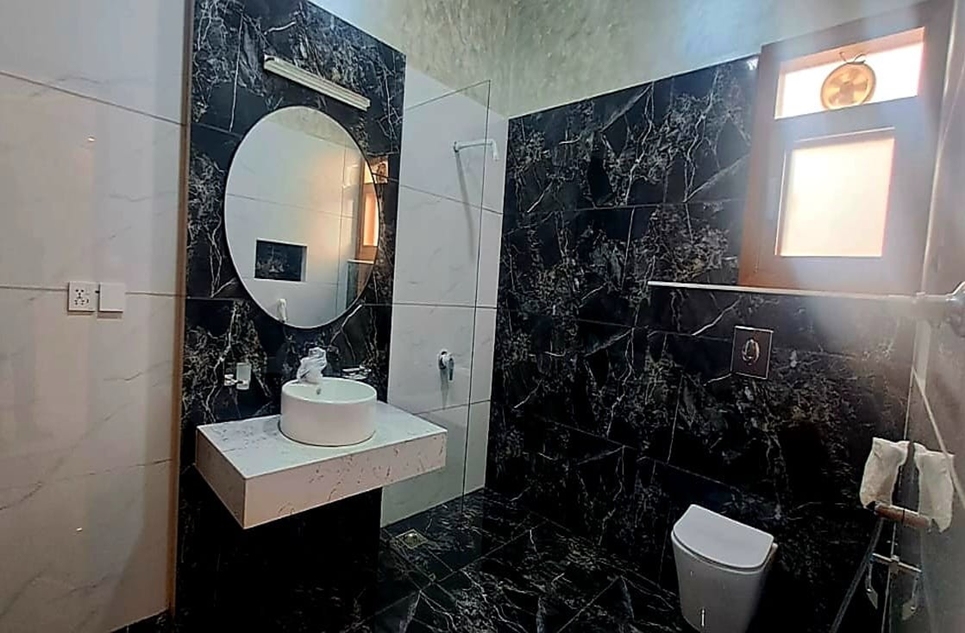 500 square yard house for sale in Phase 6 DHA Karachi