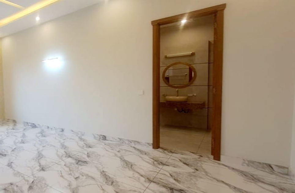 500 square yard house for sale in Phase 6 DHA Karachi