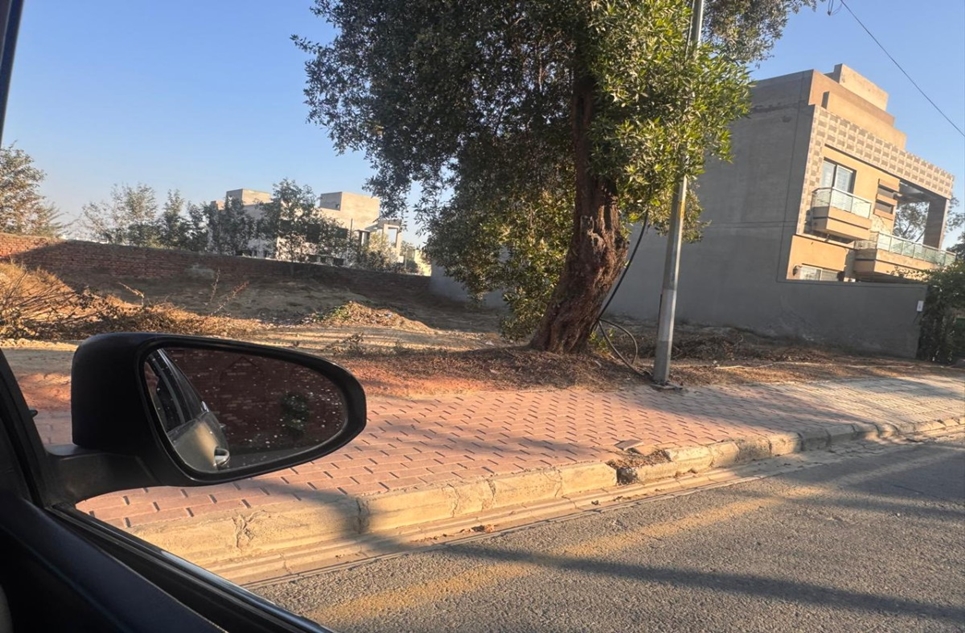 plot for sale in UET Housing Society Lahore