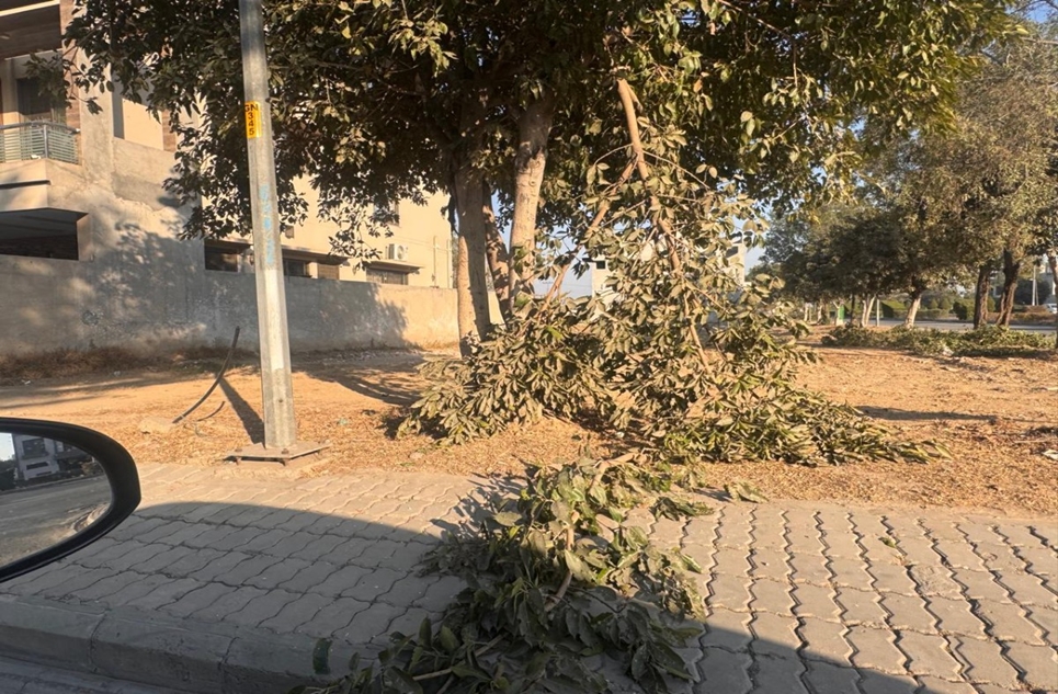 plot for sale in UET Housing Society Lahore