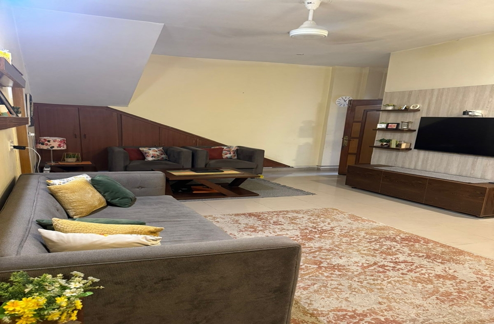 14 marla house for rent in I-8 Islamabad