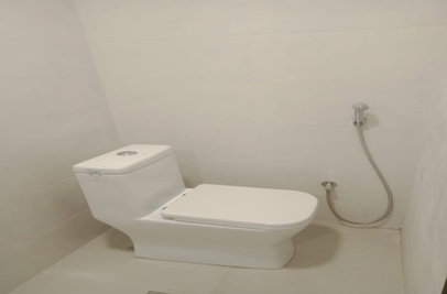 8 marla house for rent in Phase 8 DHA Karachi