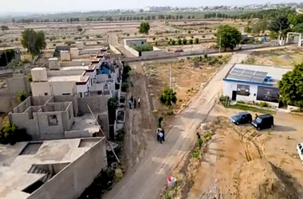 120 square yard plot for sale in Saadi Town Karachi